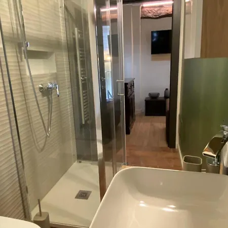 Argegno'S River - Central Apartment Lake View Room photo