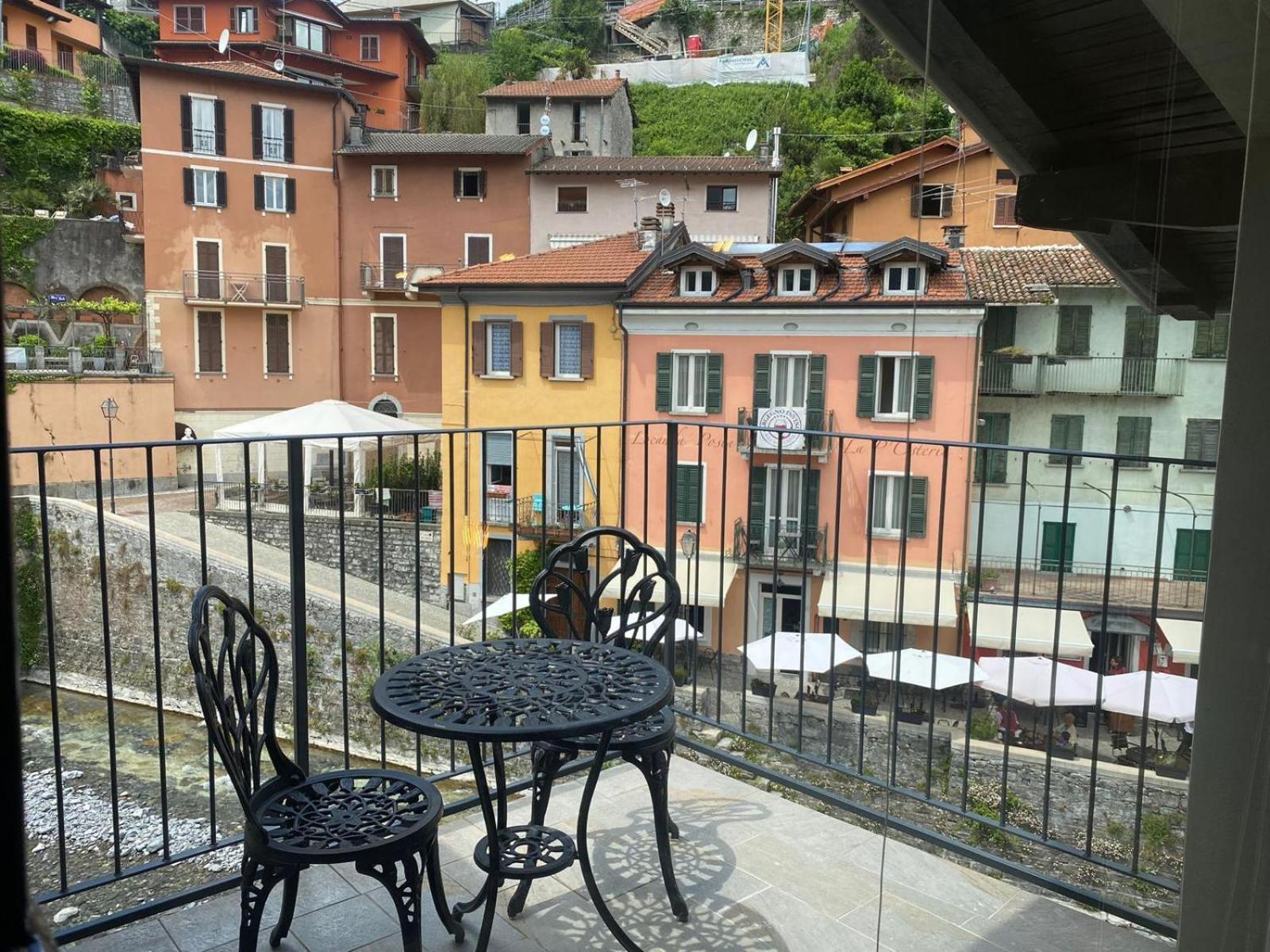 Apartment Argegno's River - View *